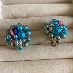 Vintage 1950's pearlescent turquoise beaded clip on earrings